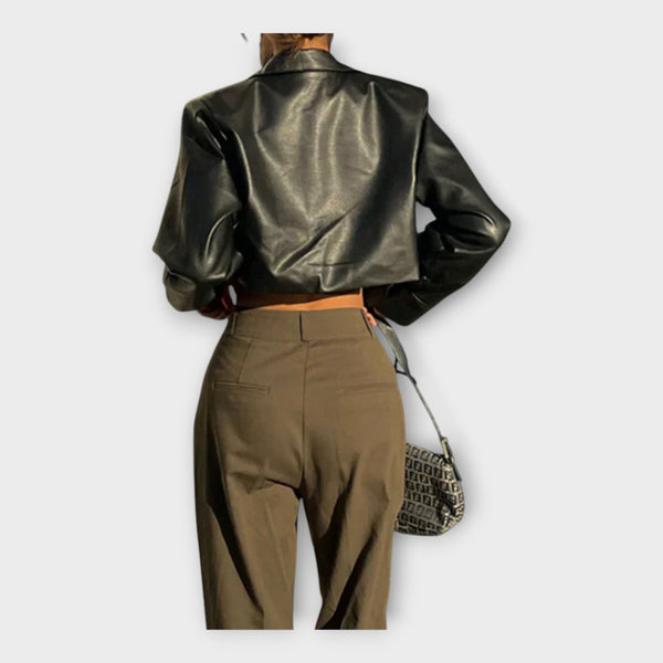 Κοντό Δερμάτινο Μπουφάν με Τσέπες