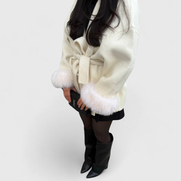 Ανθή - Κομψό παλτό με λεπτομέρειες από οικολογική γούνα