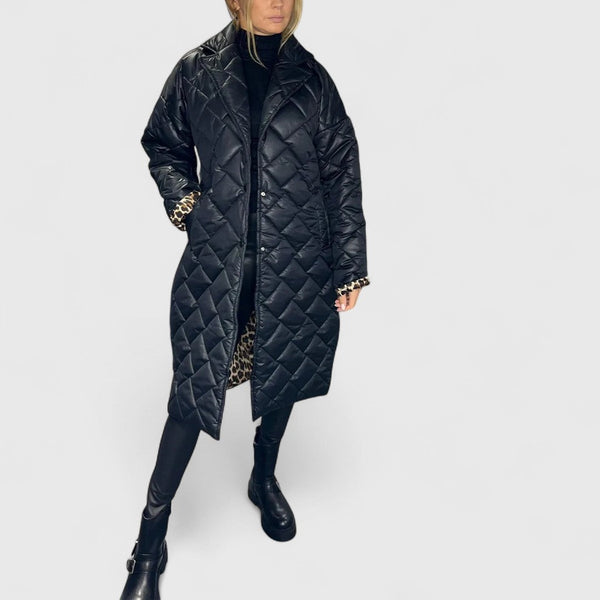 Σεβαστή - Αναστρέψιμο μπουφάν κουβερλί με μοντέρνα γραμμή και πολυτελή αίσθηση